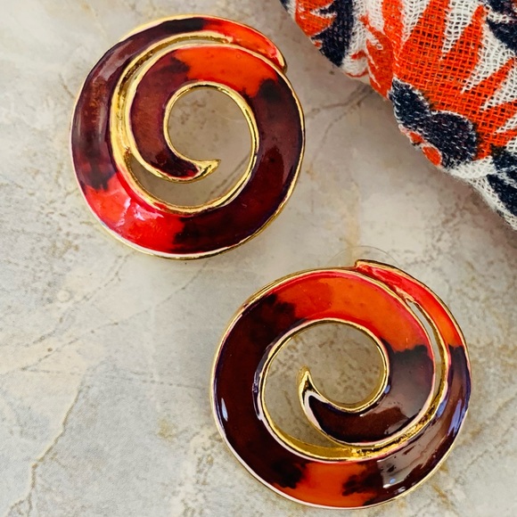 Vintage Red and Gold Swirl Earrings - Picture 4 of 4